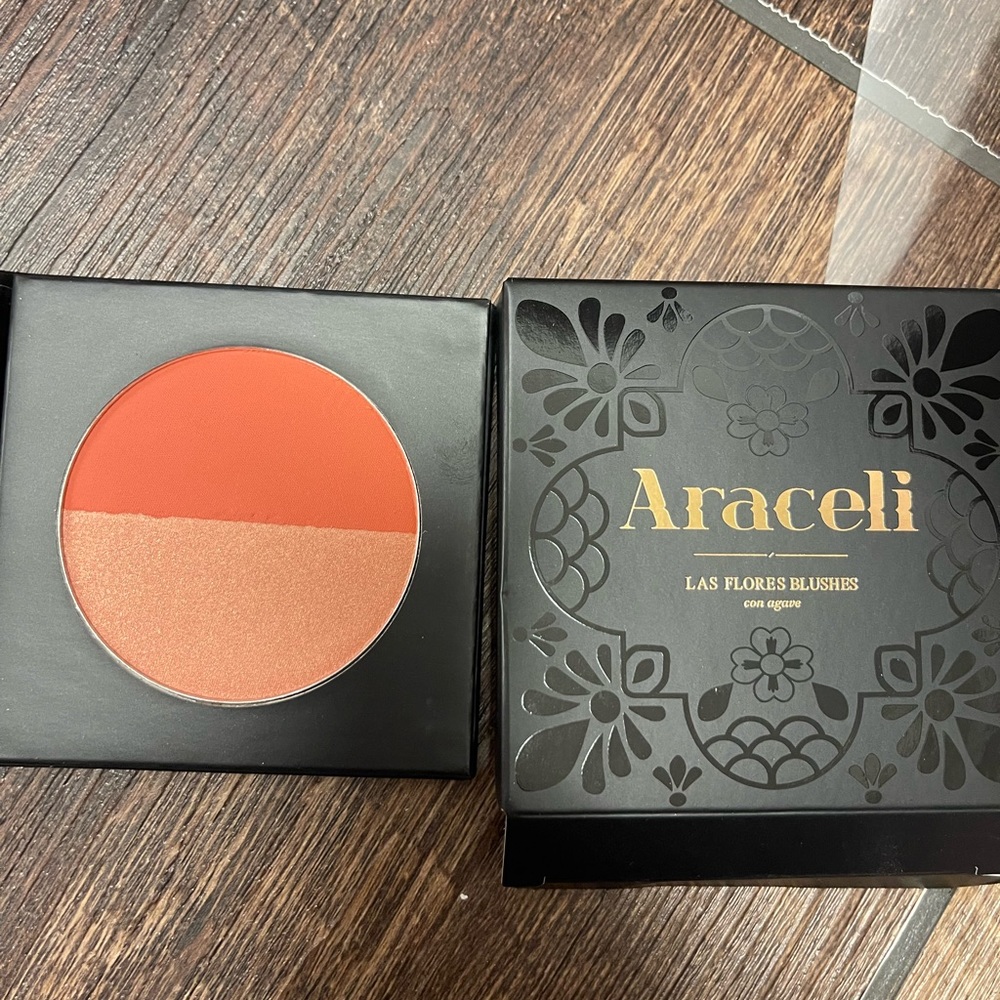 Araceli beauty las Flores blush duo
